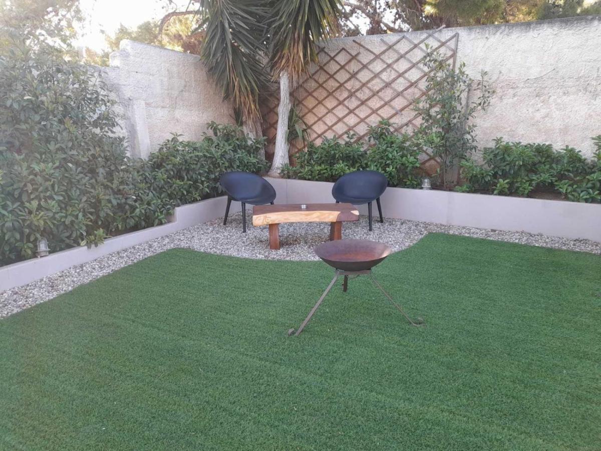 Suite With Garden Agia Marina  Extérieur photo