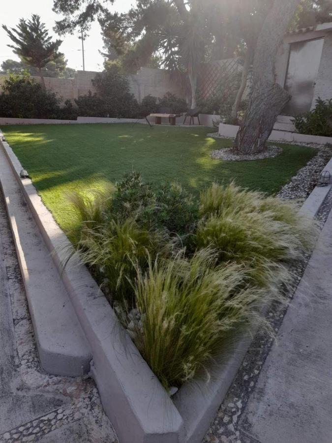 Suite With Garden Agia Marina  Extérieur photo