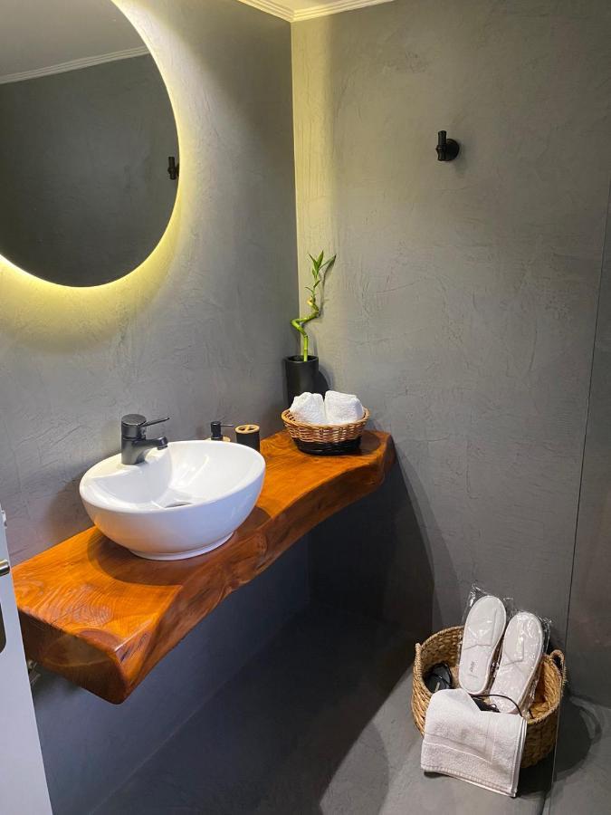 Suite With Garden Agia Marina  Extérieur photo